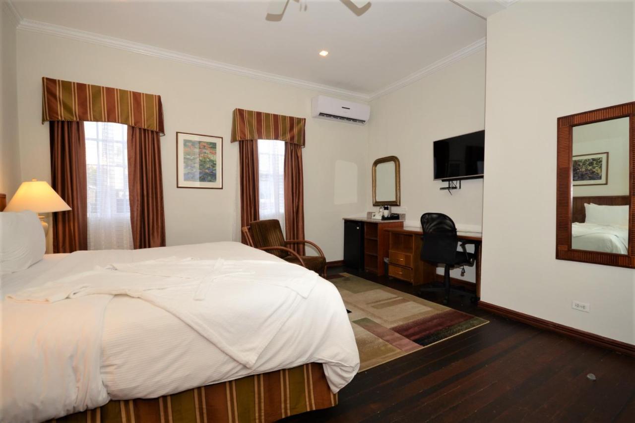 Cara Lodge Hotel Georgetown Esterno foto