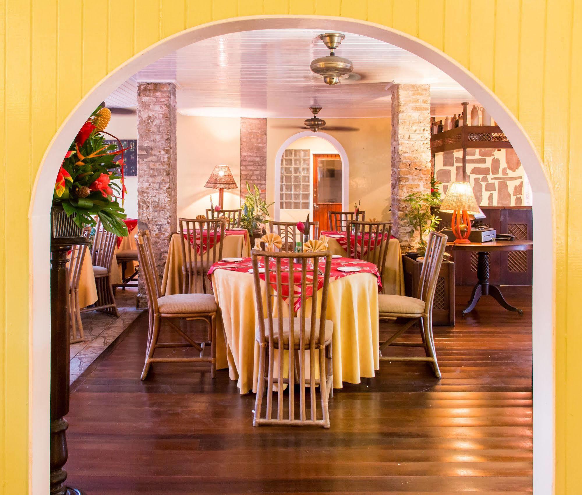 Cara Lodge Hotel Georgetown Esterno foto