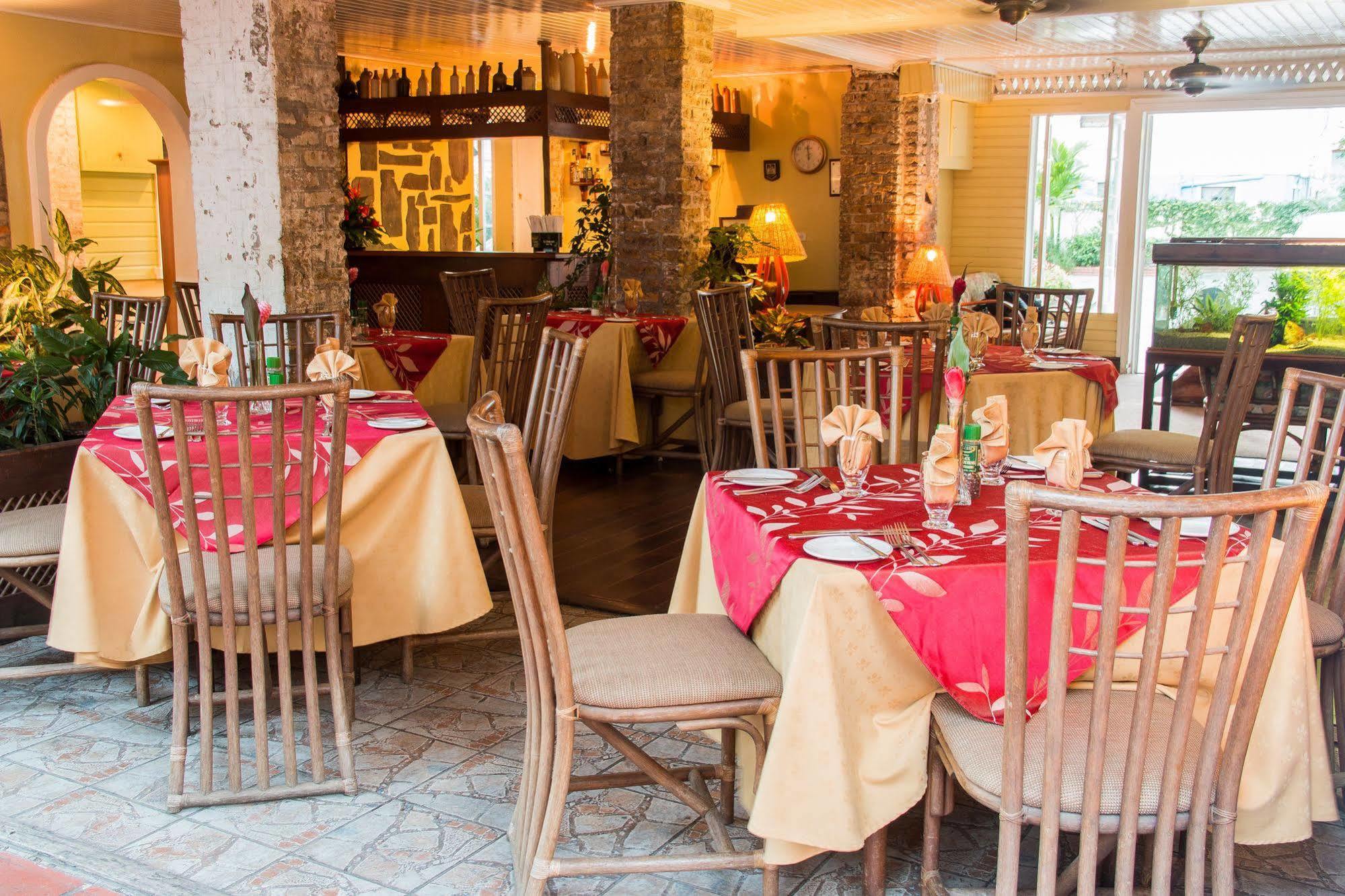 Cara Lodge Hotel Georgetown Esterno foto