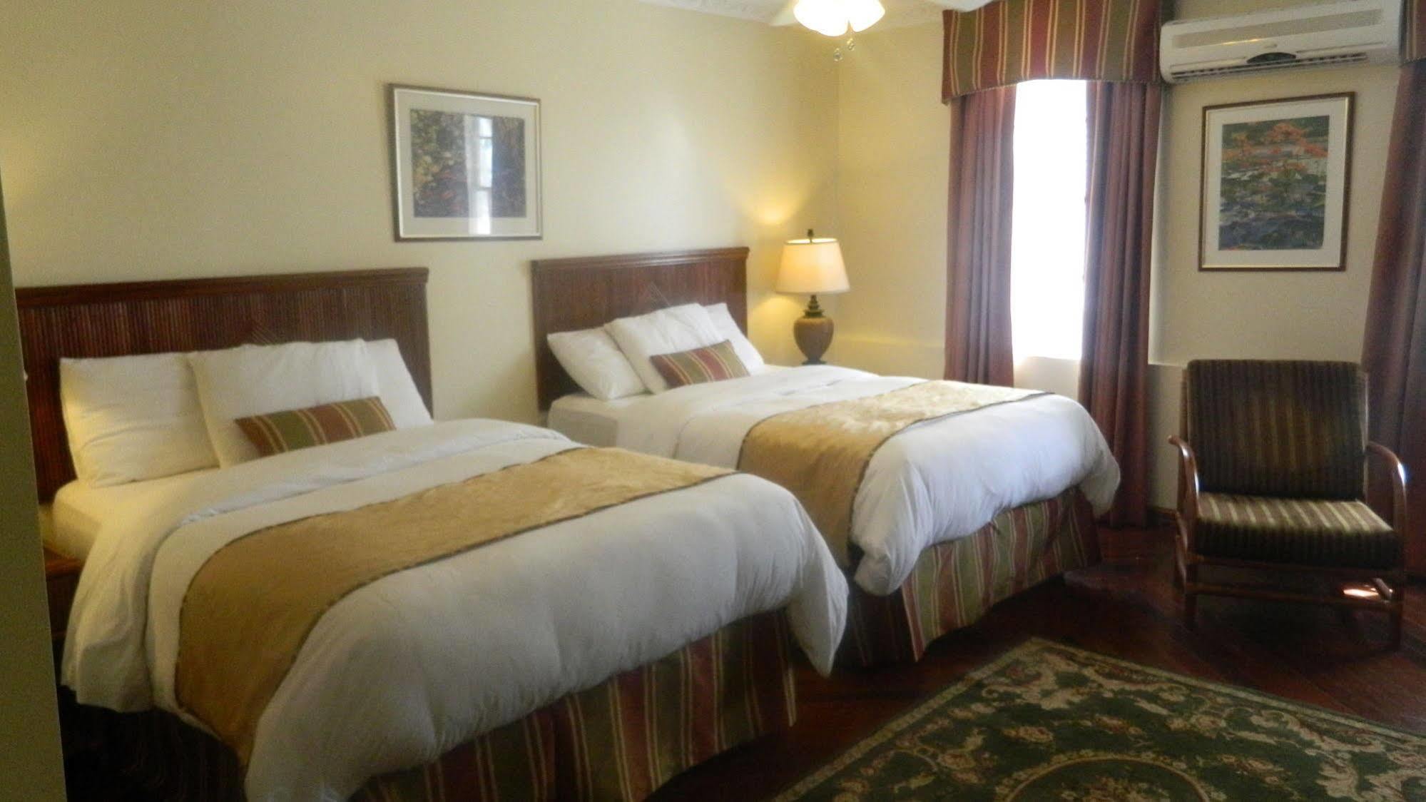 Cara Lodge Hotel Georgetown Esterno foto