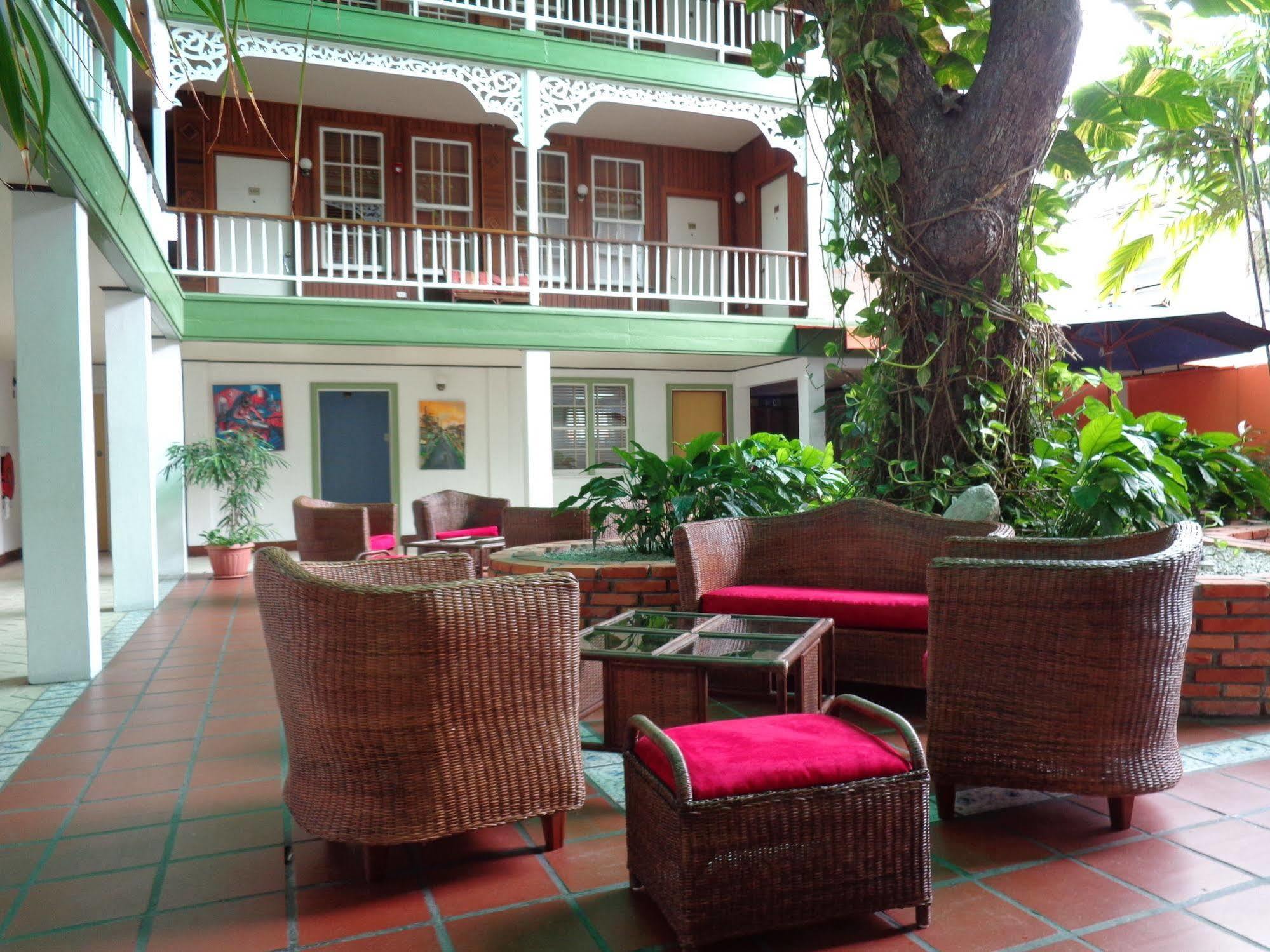 Cara Lodge Hotel Georgetown Esterno foto